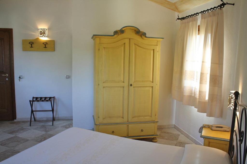 Hotel San Pantaleo Oda fotoğraf